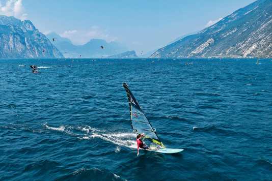 Diese Freerideboards und Foil-Kombinationen sind im Frühgleit-Test dabei