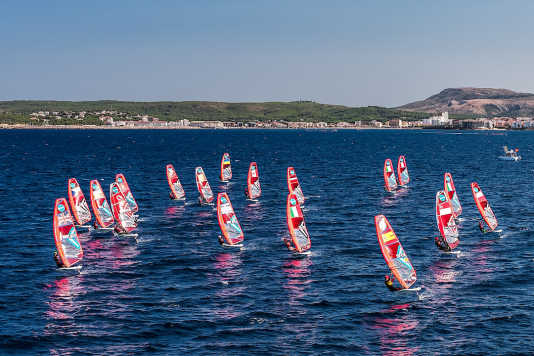 Junioren-WM geht in die Gold Fleet-Rennen - Schleicher auf Rang drei