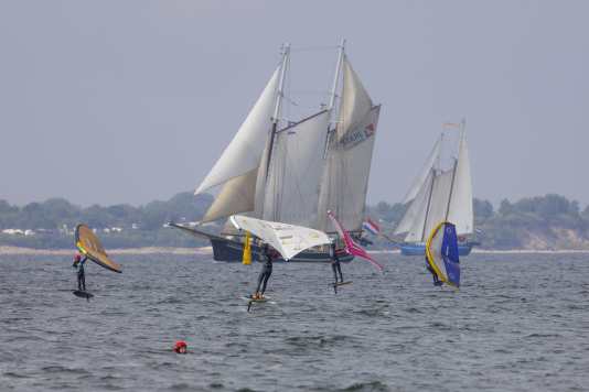 32 Wingfoil kids at the Young Blood Camp in Grönwohld