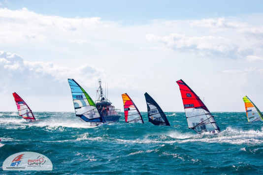 IFCA Slalom-WM für Finne und Foil in Leucate mit Top-Besetzung