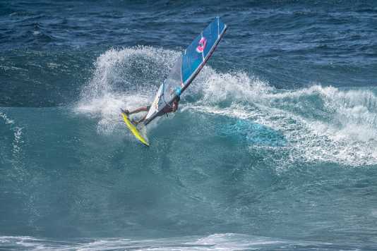 Der Deutsche Leon Maethner aus Kiel gewinnt Pro Junior Boys Division auf Maui