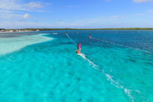 Tycho Smits und Bobbi-Lynn de Jong gewinnen PWA Youth Slalom World Cup in Bonaire