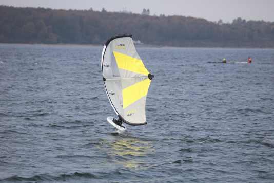 Upwind-360 when wingfoiling - two casual versions for practising