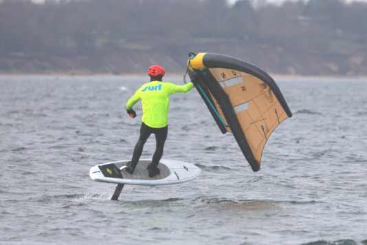 Crossover-Foilboard - das neue Naish Chimera im Test