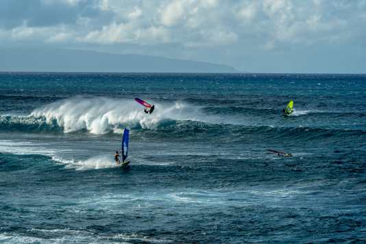 Kona Day on Maui - Hack like in Pozo, waves like in Hookipa