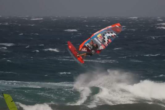 Lennart Neubauer schießt sich mit Shifty into Forward in den dritten Stock