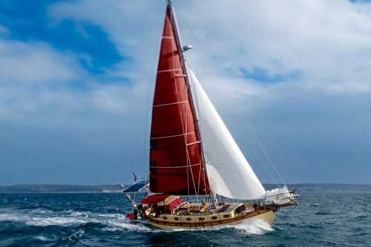 Maritime cabinet of curiosities under sail