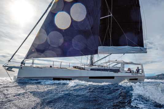 Neue Alu-Yacht aus Italien mit starken Detaillösungen im Test