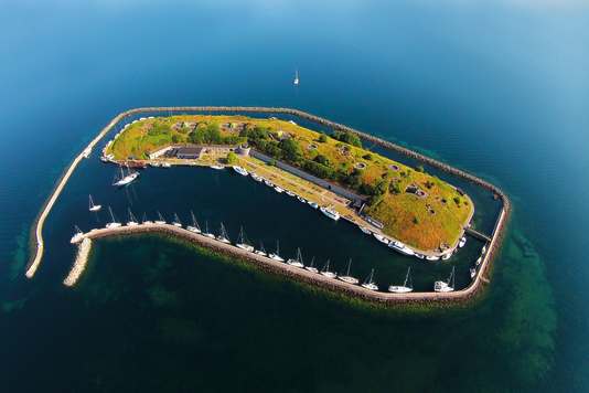 La forteresse et la marina Flakfortet sont à vendre