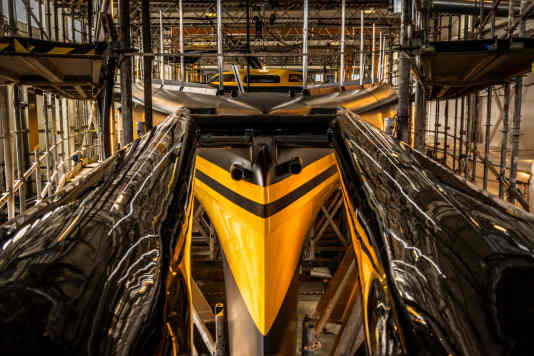 Fliegende Monohull-Yacht nimmt Gestalt an