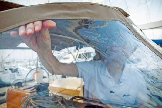 Sprayhood reinigen – So entfernen Sie Stockflecken und Algen