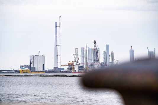 Eine Landmarke weniger - höchster Schornstein an der Nordseeküste demontiert