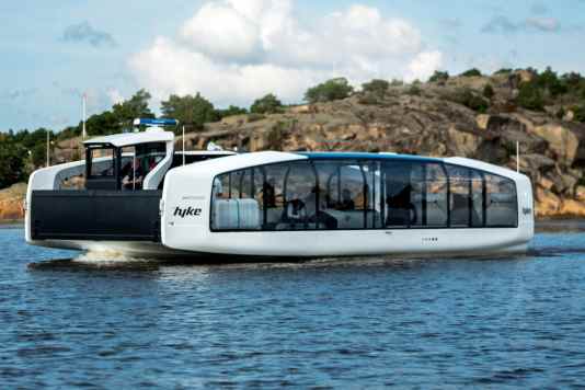 Elektrofähre transportiert 41.000 Passagiere in 14 Monaten