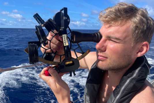 Astro-Navigation mit Leitfaden