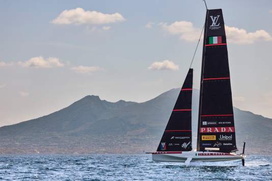 Kleiner Cup-Gipfel in Neapel, Venedig-Premiere für “Sail”