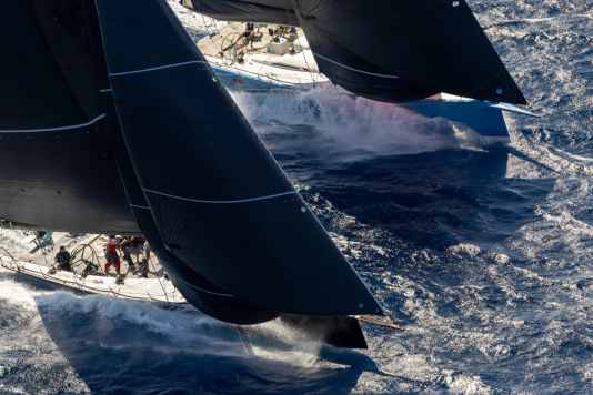 Finale della Maximus al largo della Sardegna