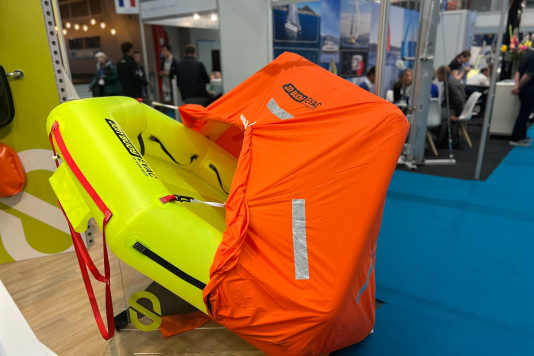 Kompaktes Rettungsfloß für Küstenreviere