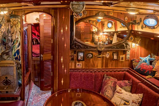 Eine Yacht voller nautischer Preziosen mit 40 Jahren Bauzeit