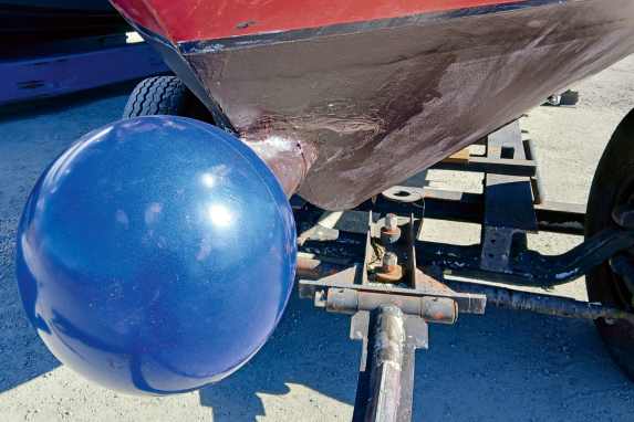 Eigner baut Wulstbug aus Kugelfender