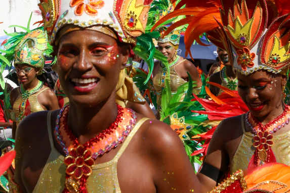 The Leeward Islands - Antigua, Guadeloupe, Îles des Saintes