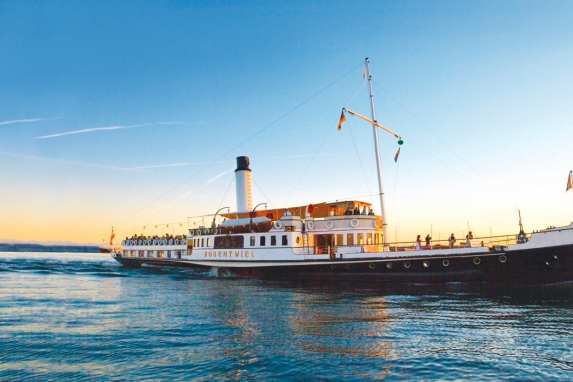 Lake Constance steamer Hohentwiel - Time travel on the paddle steamer Hohentwiel