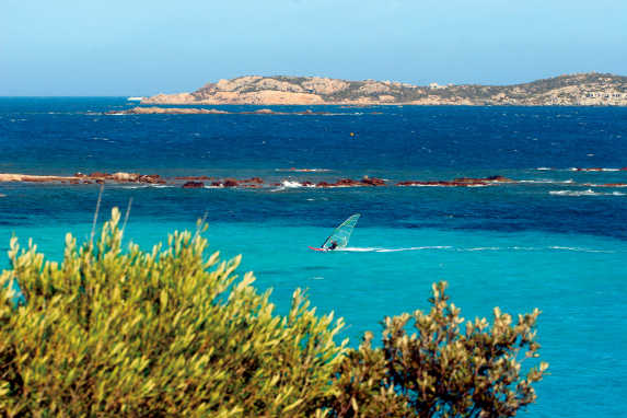The best windsurfing spots around Piantarella and Bonifacio