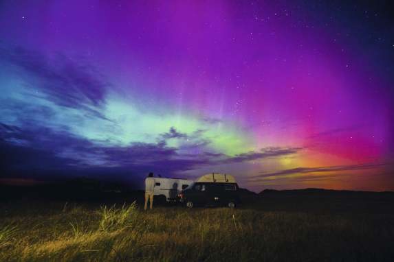Aurora, storm & mushrooms - a summer trip to Cold Hawaii
