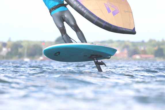 Take off at the touch of a button – putting the Duotone Foil Assist to the test