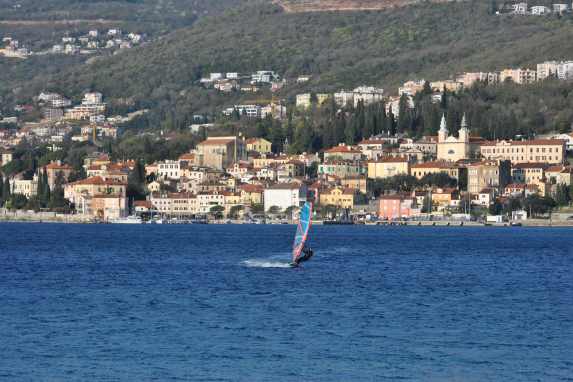 Cavazzo, Kroatien, Croce - Woife Strasser auf Windsurf-Tour