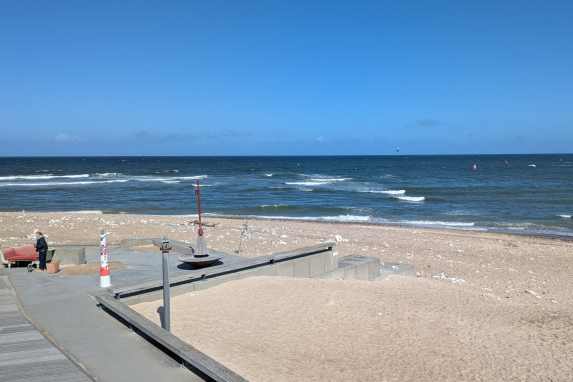 Wave-Camp für Windsurfer und Wingfoiler in Klitmøller von 1001 Grad Events