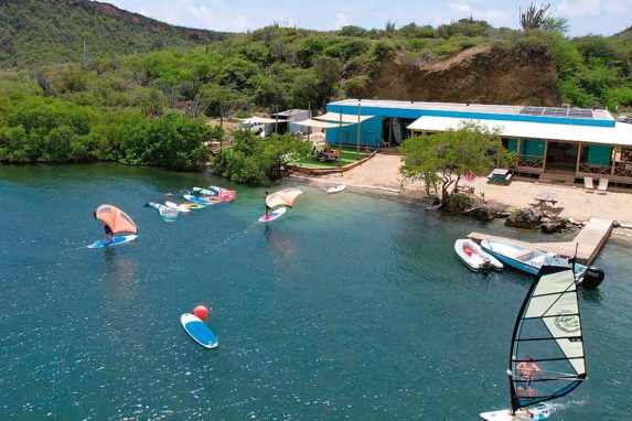 Die besten Windsurf-Spots auf Curaçao
