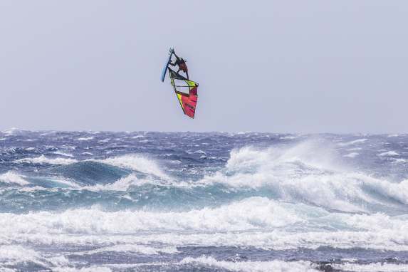 Paré and Offringa triumph in epic conditions