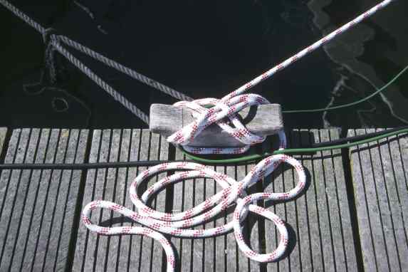 Mooring lines cut in the harbour