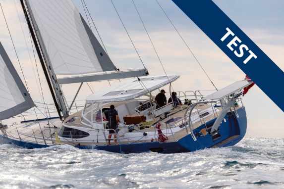 Una tourer di lusso che si adatta in modo coerente ai lunghi viaggi di prova