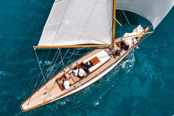 Le huit de couple en bois de la famille Krupp navigue toujours
