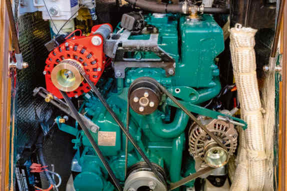 Alternatore e batterie al litio – Ecco come il motore diventa una centrale elettrica