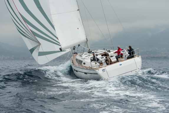 Fahrtenschiff mit viel Platz und viel Komfort im Test