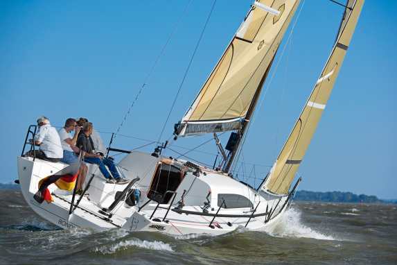 Kohlefaser-Selbstbau “Bondi” rockt die Kultregatta