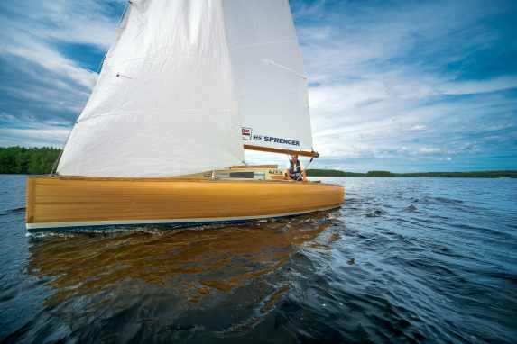 Small cruiser made from sauna tree becomes a masterpiece - and a real eye-catcher