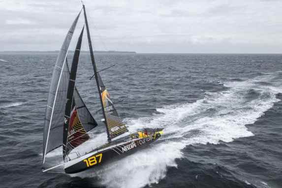 Jury-Entscheidung pro Burke und Fink, Spitzenduell hält an