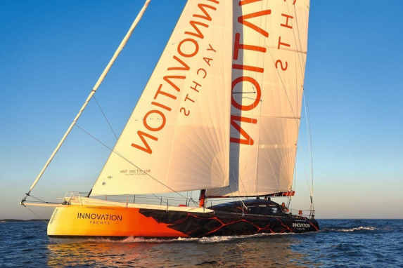 Nordbert Sedlacek startet 6. Rekordversuch mit seinem Boot aus Stein