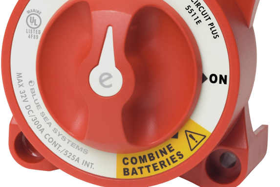 Interrupteur principal de batterie pour deux bancs de batteries avec fonction de démarrage d'urgence