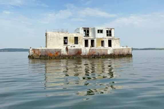 What should happen to the island of Ostervilm in the Greifswald Bodden?