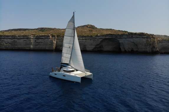 Tra paesaggi da sogno e marine costose - la costa nord