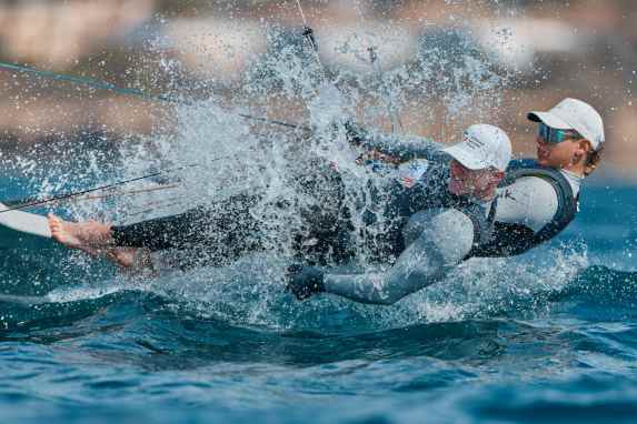 Les navigateurs olympiques allemands forts, le deuxième acte en avance