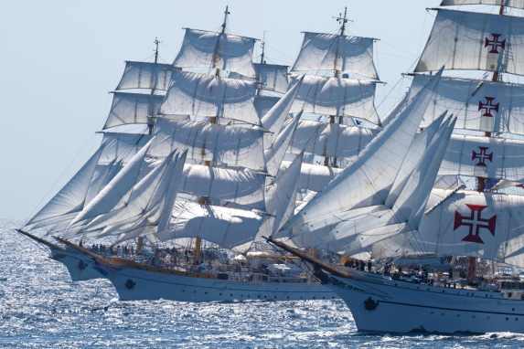 “Gorch Fock” siegt im Rennen mit ihren Schwestern