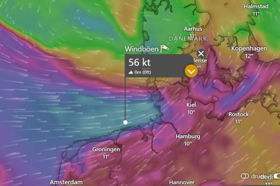 Una depressione temporalesca porta la prima forte tempesta autunnale