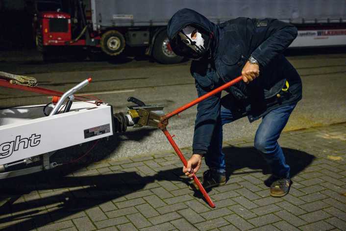 Trailerschlösser gegen Bootsdiebstahl – 14 Varianten im Detail