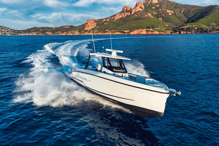 Sporty all-rounder guarantees water sports fun