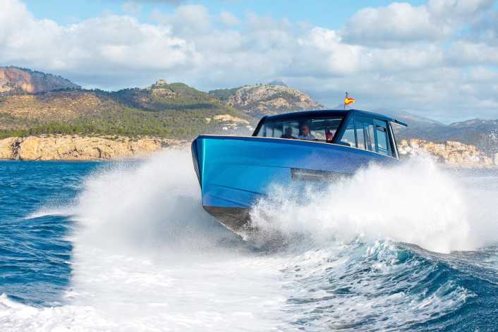 Fjord 44 Coupé - Closed company